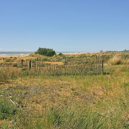 Apartamento Warm Two-room Flat With Balcony Near The