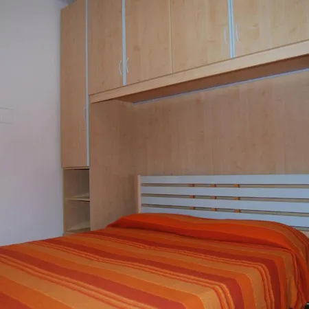 Warm Two-room Flat With Balcony Near The Διαμέρισμα Μπιμπιόνε