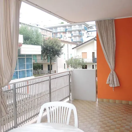 Warm Two-room Flat With Balcony Near The Μπιμπιόνε