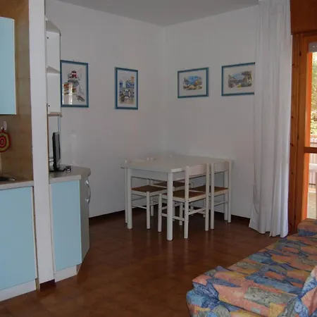 Διαμέρισμα Warm Two-room Flat With Balcony Near The