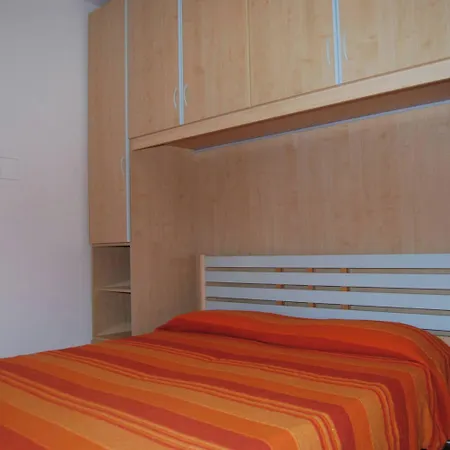 Warm Two-room Flat With Balcony Near The Διαμέρισμα Μπιμπιόνε